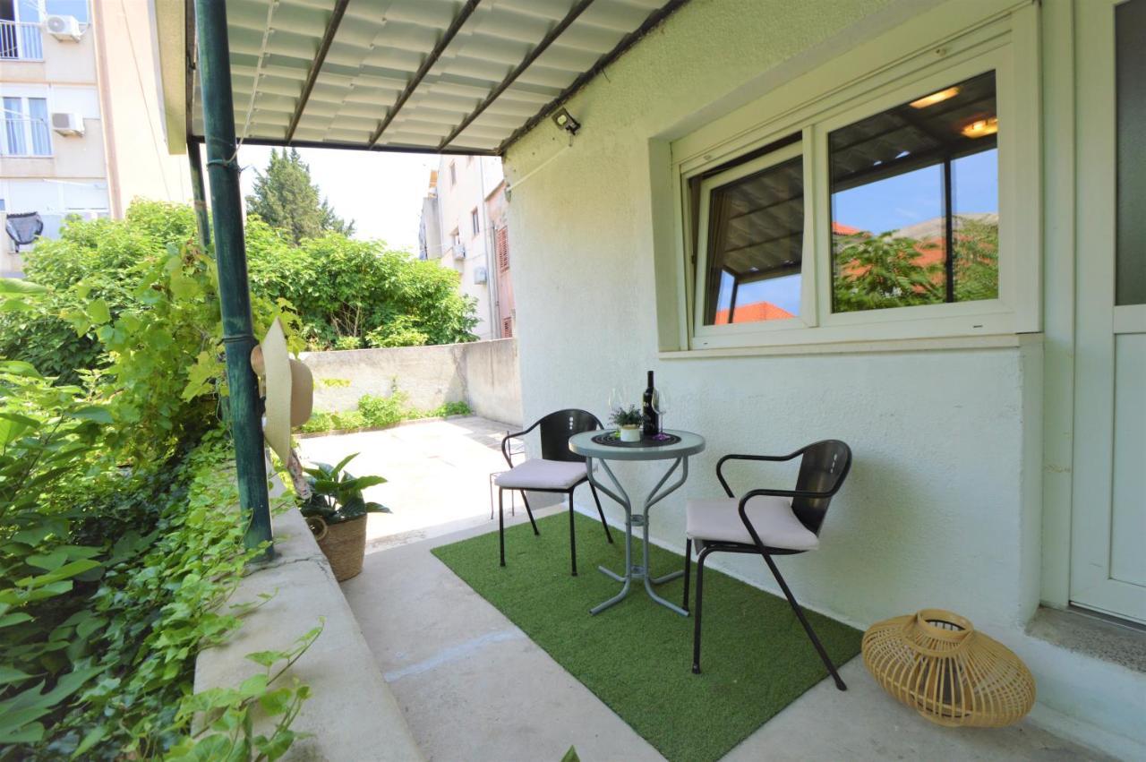 Apartment Vinea-Parking Included Sibenik Bagian luar foto