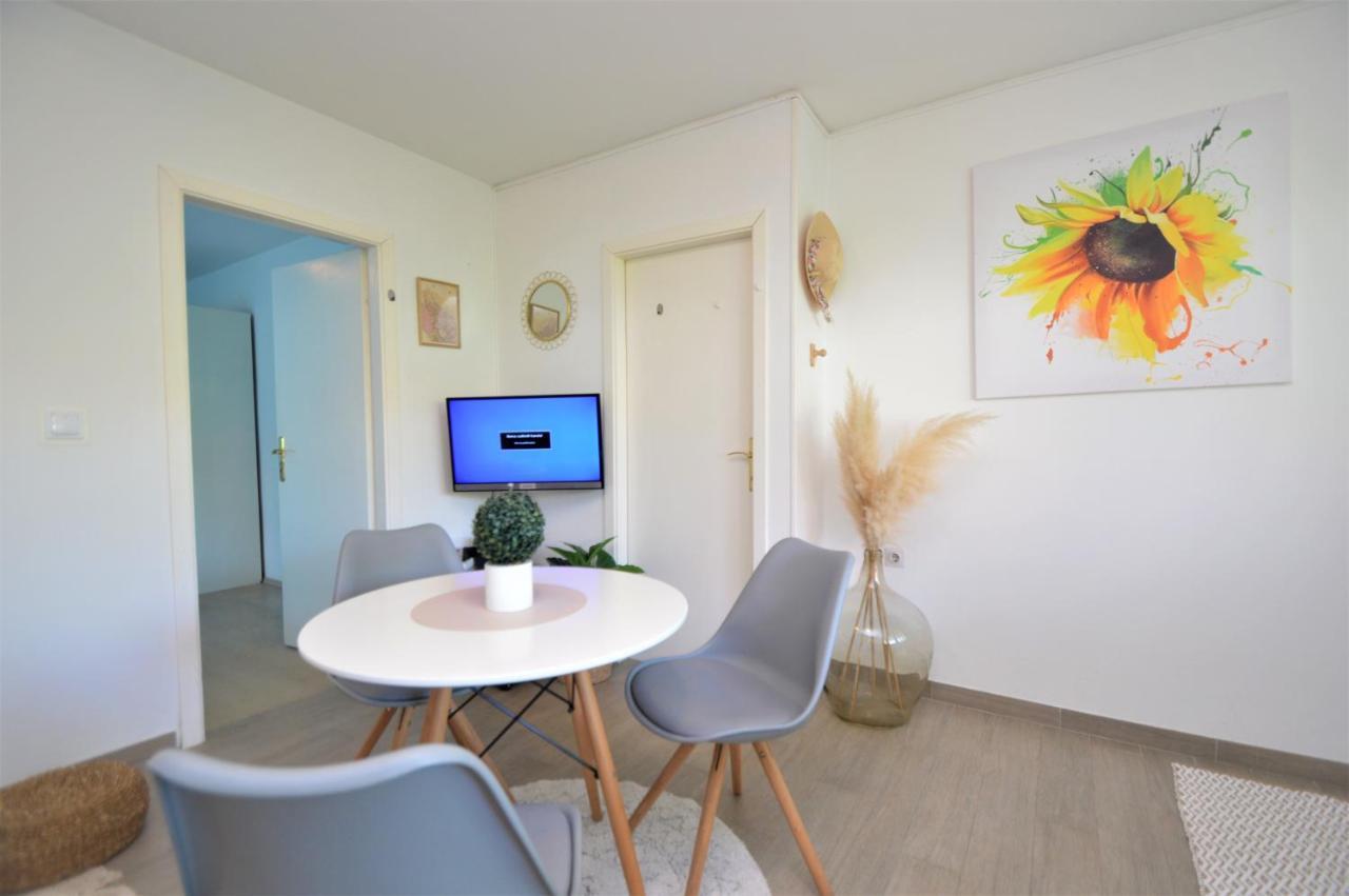Apartment Vinea-Parking Included Sibenik Bagian luar foto